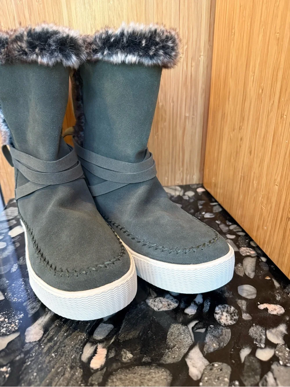 TOM VISTA WATERPROOF SUEDE FOREST WOMEN SIZE 7.5 NWT